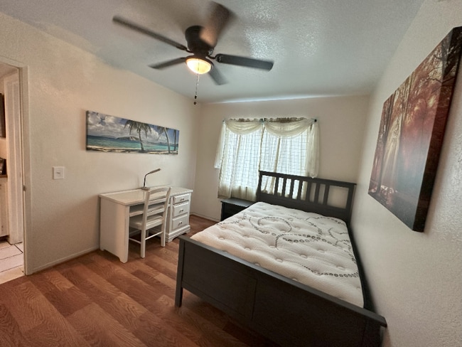 property at 1511 Seabrook Ln
