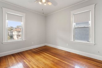 11 Boylston St, Unit 2 in Boston, MA - Foto de edificio - Building Photo