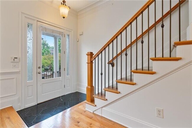 1003 Pearl Point NE in Atlanta, GA - Foto de edificio - Building Photo