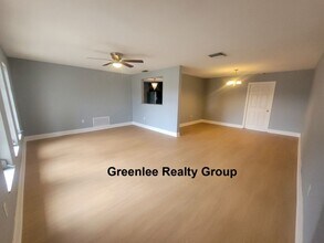 7605 Greybirch Terrace in Port Richey, FL - Building Photo - Building Photo