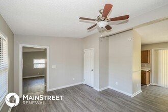 8029 Patou Dr N in Jacksonville, FL - Building Photo - Building Photo