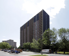 Dentonia Court in Toronto, ON - Building Photo - Building Photo