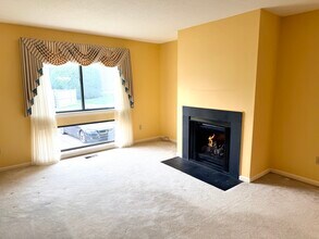40 Crossroads Ln, Unit 40 in Glastonbury, CT - Building Photo - Building Photo