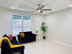 5512 N Crown Point in Pharr, TX - Building Photo - Building Photo