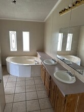 120 Forest Creek Ln in Bruceville, TX - Building Photo - Building Photo