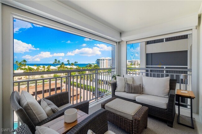 property at 2600 Gulf Shore Blvd N