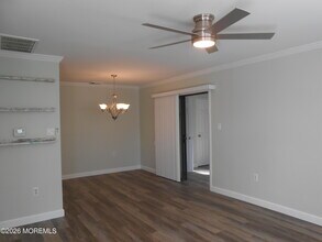 39 Mediterranean Ct in Barnegat Township, NJ - Building Photo - Building Photo