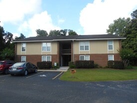 1015 Elm St in Conway, SC - Building Photo
