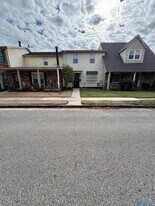 317 Chateau Dr SW in Huntsville, AL - Building Photo