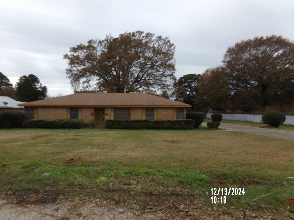 136 Carver Ave in Grambling, LA - Building Photo