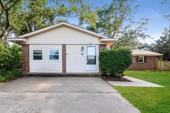 102 Griffith Ave in Prattville, AL - Building Photo