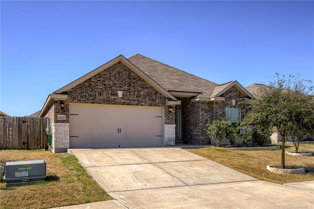 19221 Ellary Ln in Manor, TX - Building Photo