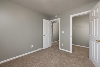 Mountain Pointe Apartments in Colorado Springs, CO - Building Photo - Interior Photo