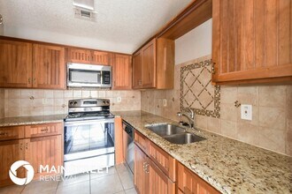 7202 Brandyridge in San Antonio, TX - Foto de edificio - Building Photo