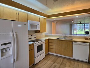 2701 Village Blvd in West Palm Beach, FL - Building Photo - Building Photo