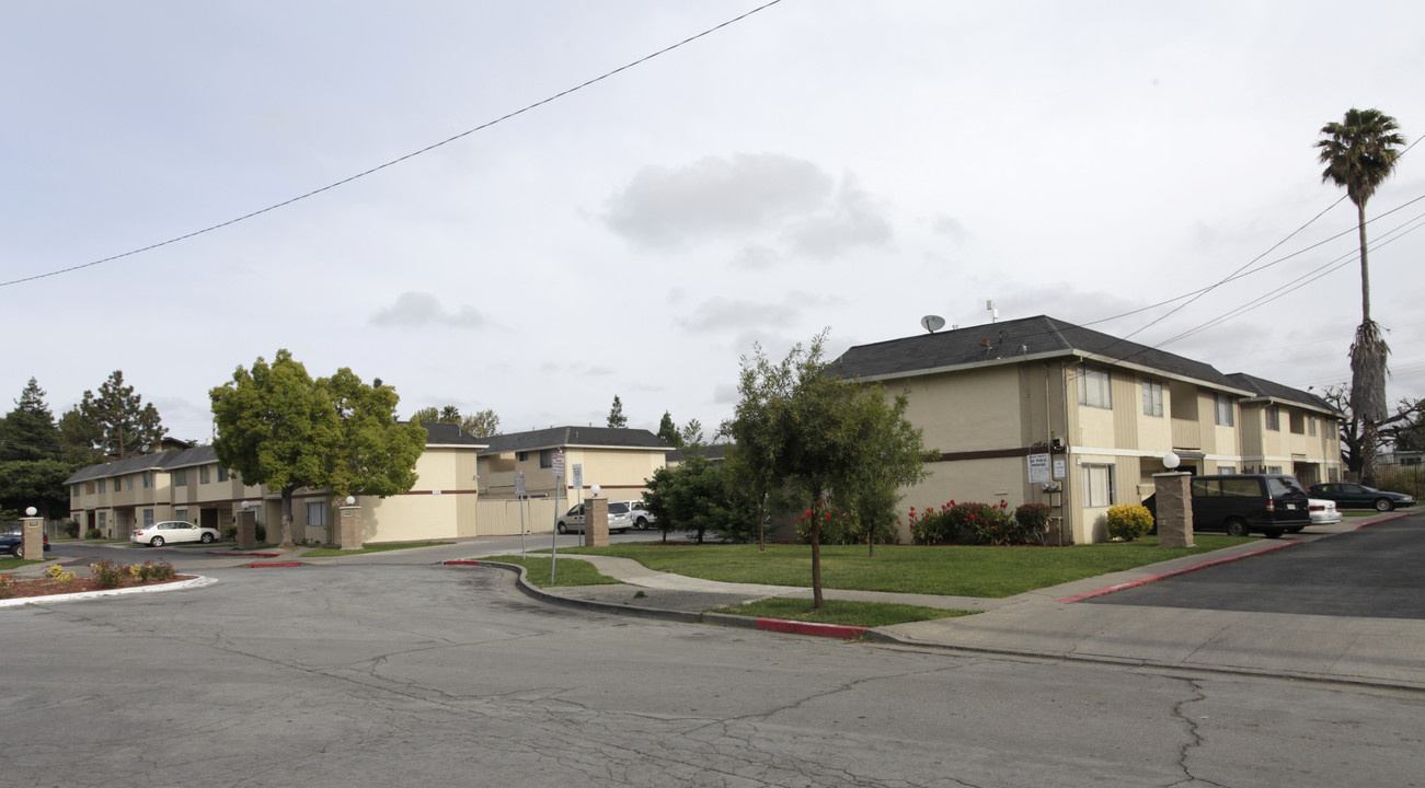 Glad Tidings Park in Hayward, CA - Building Photo