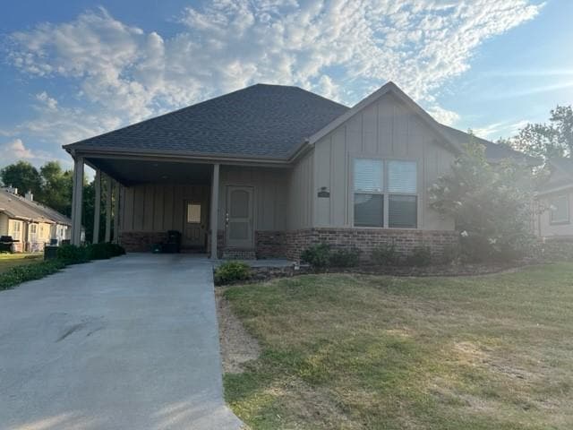 property at 4128 N Rolling Meadows Dr