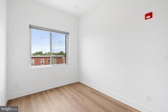 929 N 40th St in Philadelphia, PA - Building Photo - Building Photo