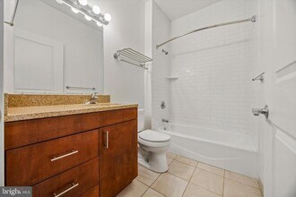 1015 W Lancaster Ave in Bryn Mawr, PA - Building Photo - Building Photo