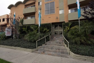 1179 Crenshaw Blvd in Los Angeles, CA - Building Photo - Building Photo