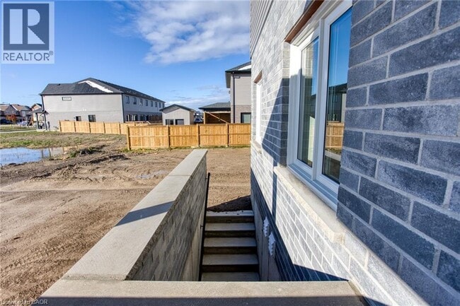 20 Elvira Wy in Thorold, ON - Building Photo - Building Photo