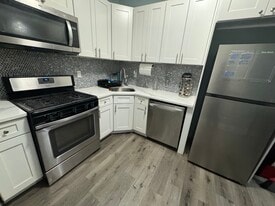 290 Ogden St, Unit 3 in Orange, NJ - Building Photo