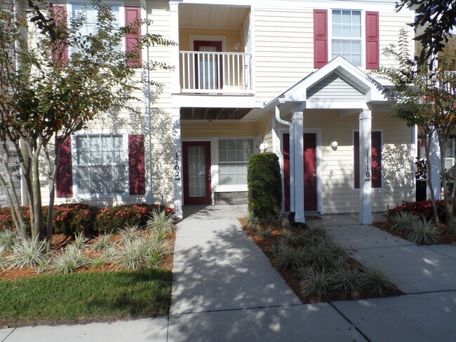 property at 575 Oakleaf Plantation Pkwy