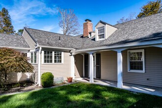 124 Old Sherman Hill Rd in Woodbury, CT - Building Photo - Building Photo