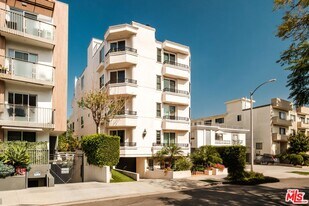 2030 S Bentley Ave in Los Angeles, CA - Building Photo