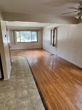 19290 Lorain Rd, Unit Apt 4 in Fairview Park, OH - Building Photo - Building Photo