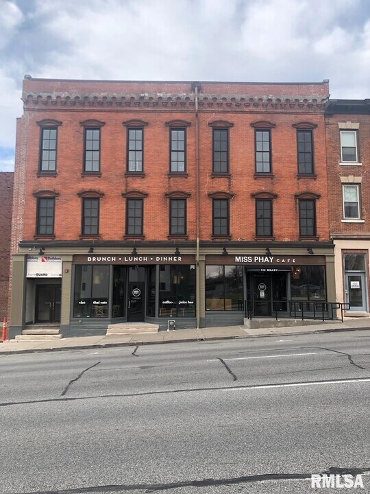 508 Brady St in Davenport, IA - Building Photo