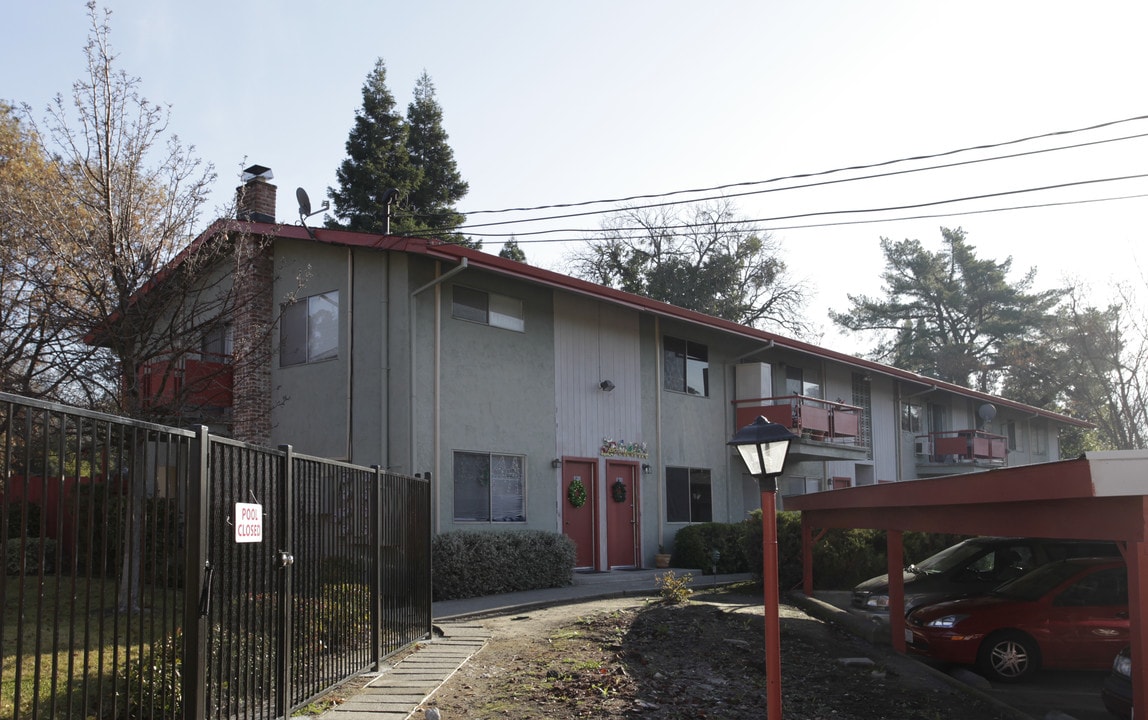 Sierra Garden Apartments in Walnut Creek, CA - Foto de edificio