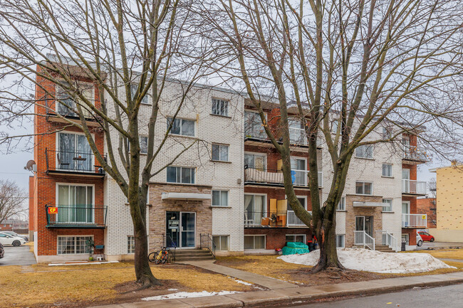 1900 Jean-Picard Rue in Laval, QC - Building Photo - Building Photo
