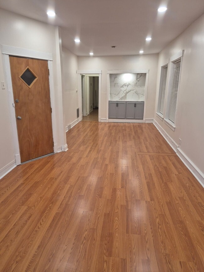 1244 E 70th St, Unit #2 in Chicago, IL - Building Photo - Building Photo