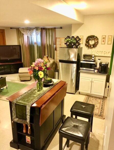 30 Arnold St, Unit G1 in Needham, MA - Building Photo