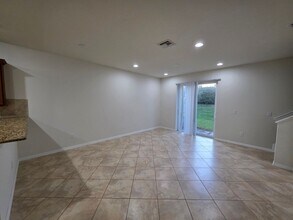 1069 Normandie Way in Vero Beach, FL - Building Photo - Building Photo