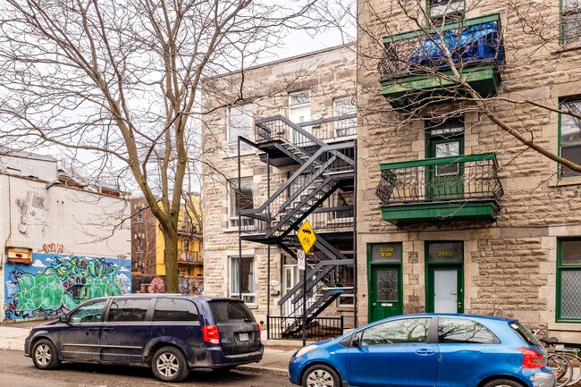 2123-2127 Marie-Anne St E in Montréal, QC - Building Photo - Building Photo