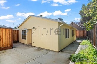 824 W Campbell Ave in Campbell, CA - Building Photo - Building Photo