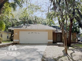 908 Hubbel Rd in Bradenton, FL - Building Photo