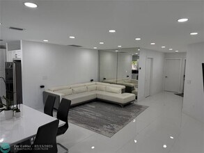 9599 Stones River Park Way in Boca Raton, FL - Foto de edificio - Building Photo