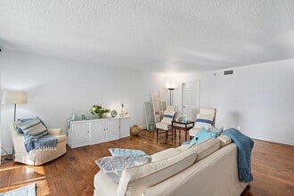 19800 Sandpointe Bay Dr in Jupiter, FL - Building Photo - Building Photo