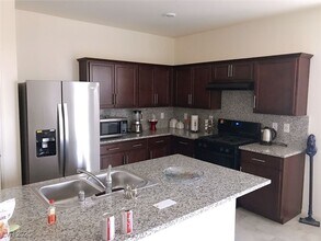 9210 Harbin Ave in Las Vegas, NV - Building Photo - Building Photo