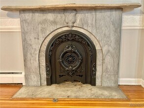 24 Tracy St in Buffalo, NY - Building Photo - Building Photo