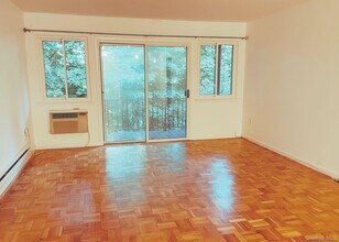 214 Woodland Hills Rd in White Plains, NY - Building Photo - Building Photo