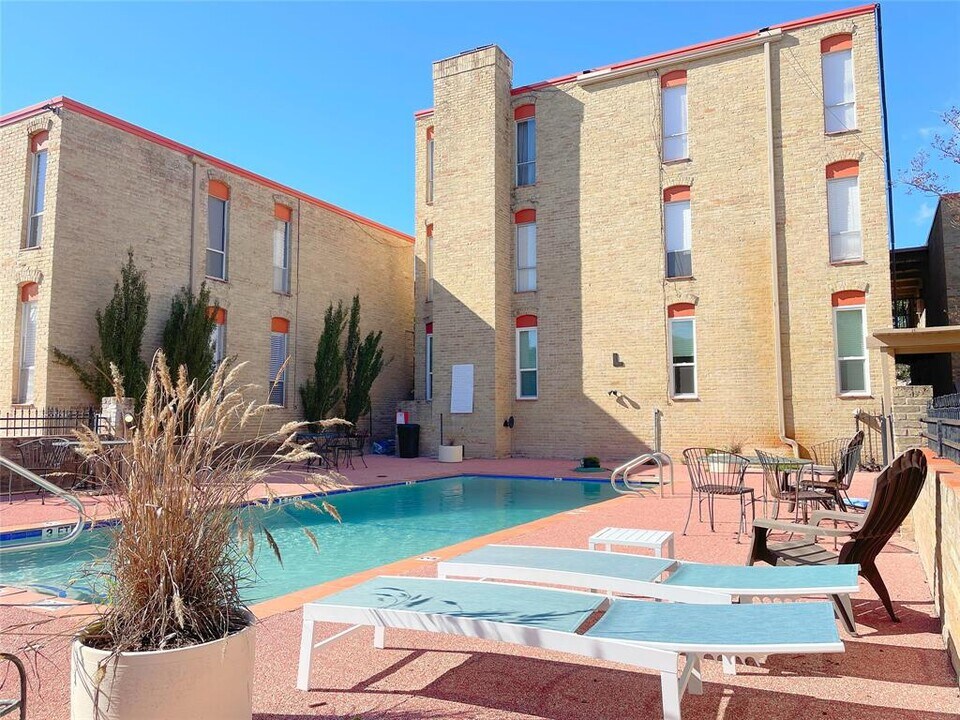 3431 N Hills Dr in Austin, TX - Foto de edificio