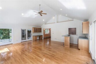 143 Ponus Ave in Norwalk, CT - Building Photo - Building Photo