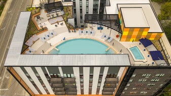 Hub Limestone in Lexington, KY - Building Photo