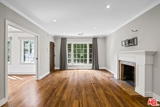 8901 Rosewood Ave in West Hollywood, CA - Building Photo - Building Photo