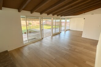 9330 Gothic Ave in Los Angeles, CA - Building Photo - Building Photo