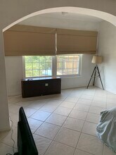 23560 Walden Center Dr, Unit 305 in Bonita Springs, FL - Foto de edificio - Building Photo